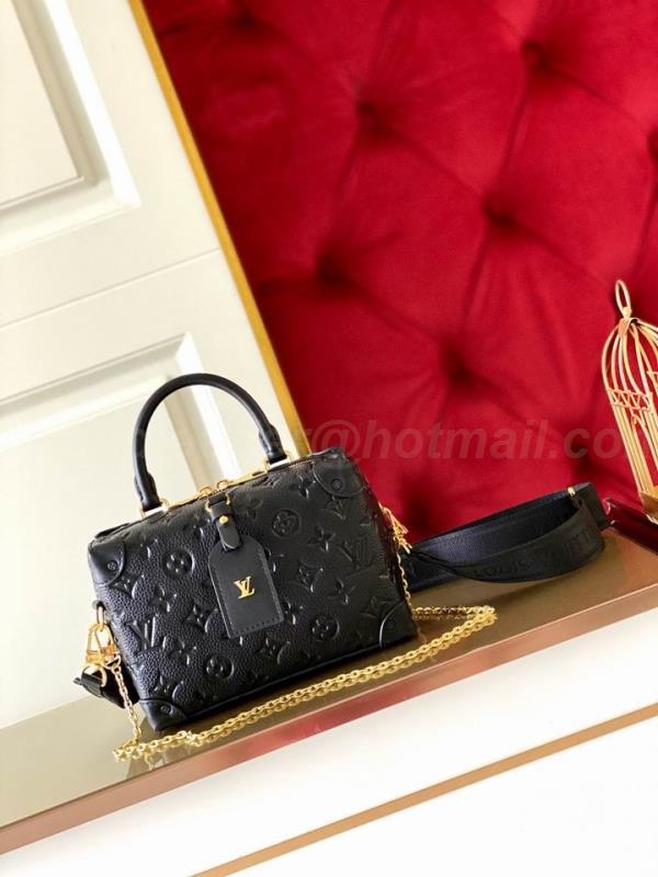 Louis Vuitton Handbags 171